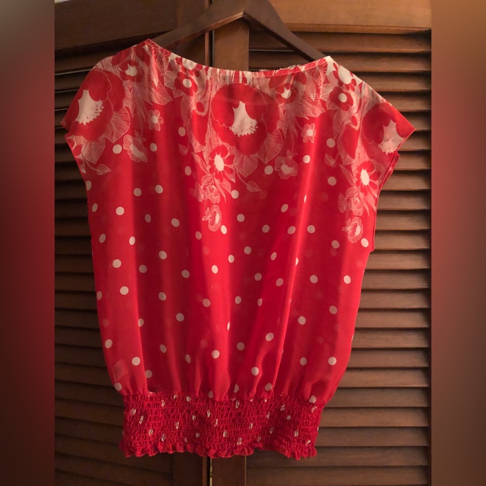 Red semi sheer top size small XXI floral detail